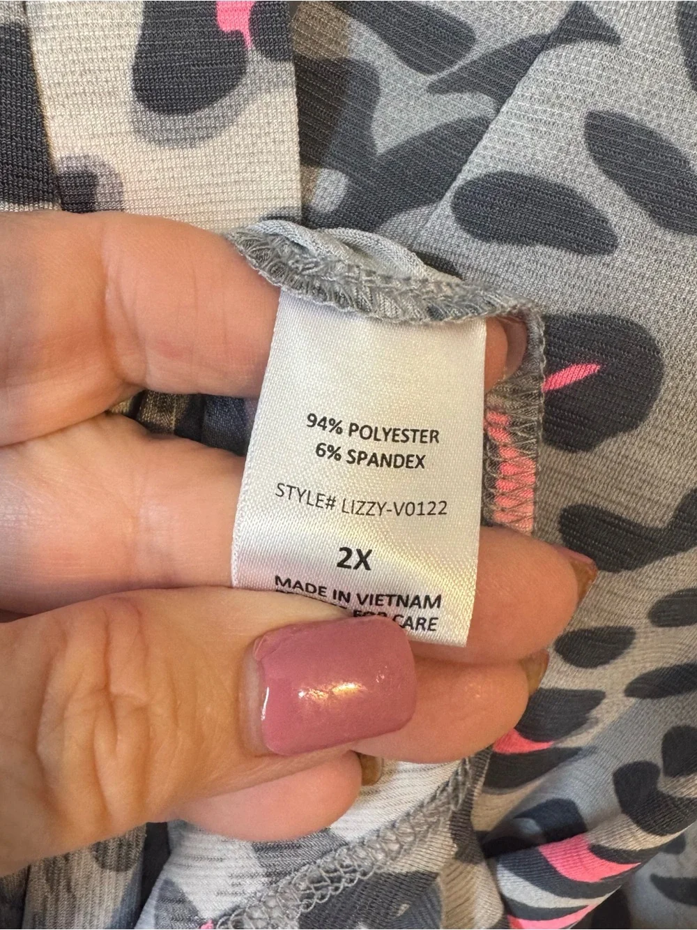 Women's Grey and Pink Leopard Print Top - PLUS: 2X #E - Picture 5 of 7